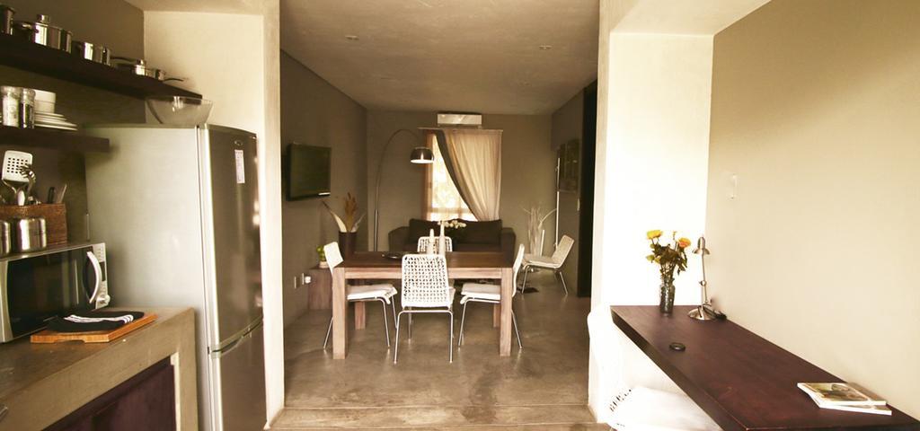 The Village Courtyard Suites & Executive Apartment ウィントフーク エクステリア 写真