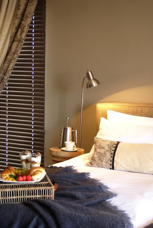 The Village Courtyard Suites & Executive Apartment ウィントフーク エクステリア 写真