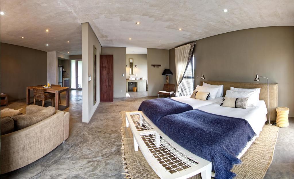 The Village Courtyard Suites & Executive Apartment ウィントフーク エクステリア 写真